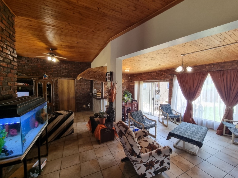 5 Bedroom Property for Sale in Morelig Free State